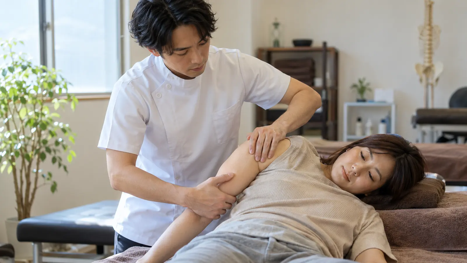 整骨院の費用は保険でいくら？自己負担3割の目安と相場のアイキャッチ画像